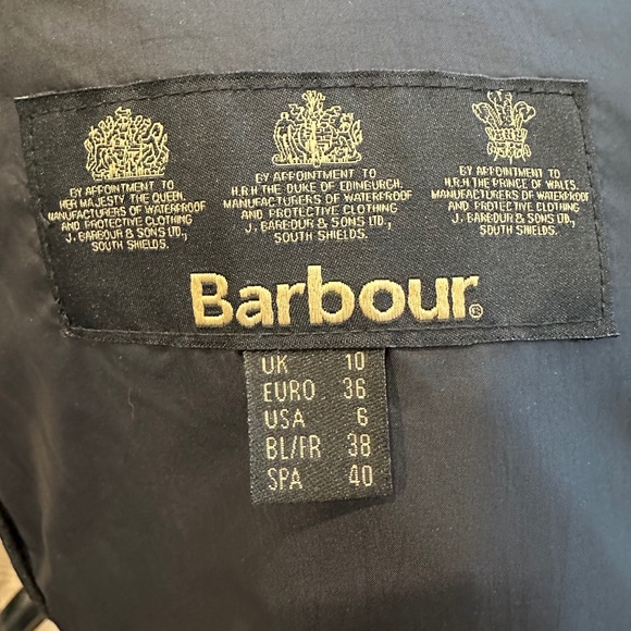 Barbour Women’s Black Quilted Coat - Picture 11 of 11